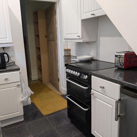 Apartment With Outside Patio And Car Space Durham Bagian luar foto