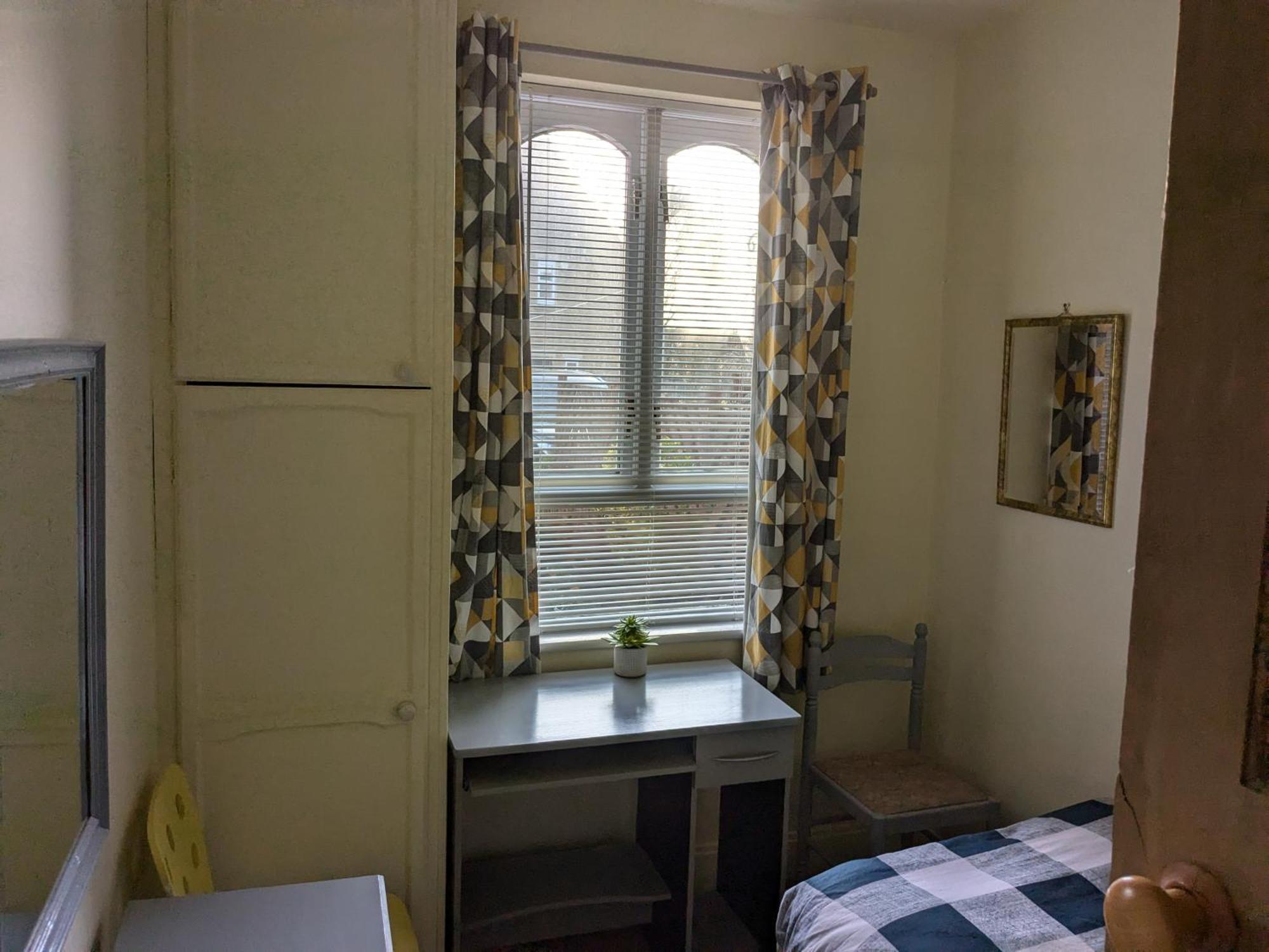 Apartment With Outside Patio And Car Space Durham Bagian luar foto