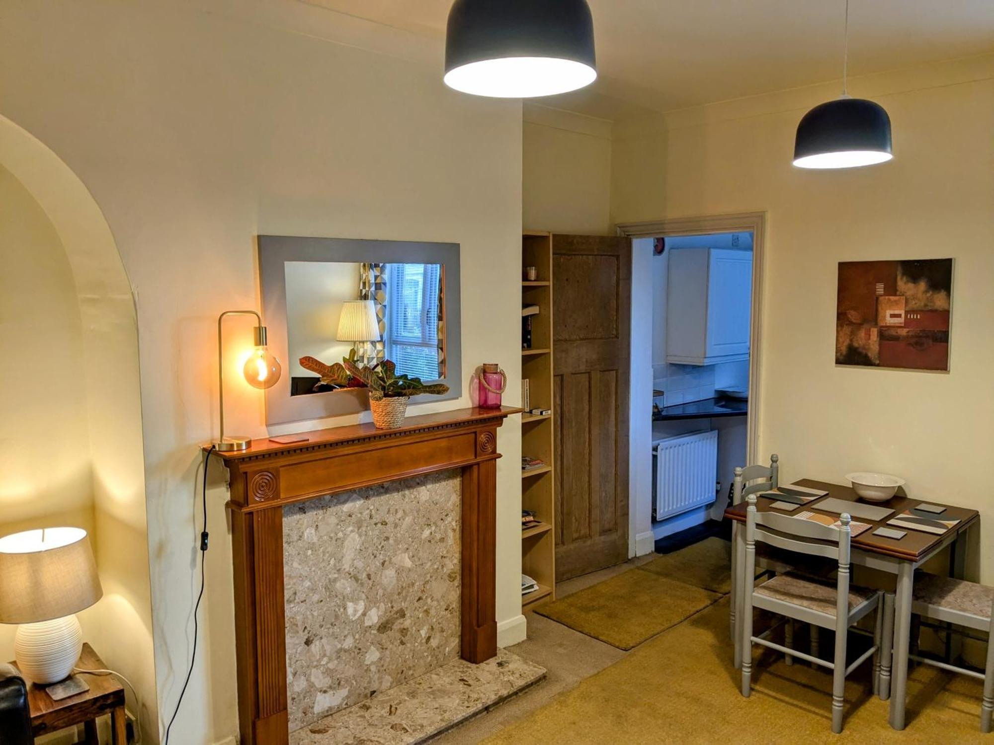 Apartment With Outside Patio And Car Space Durham Bagian luar foto