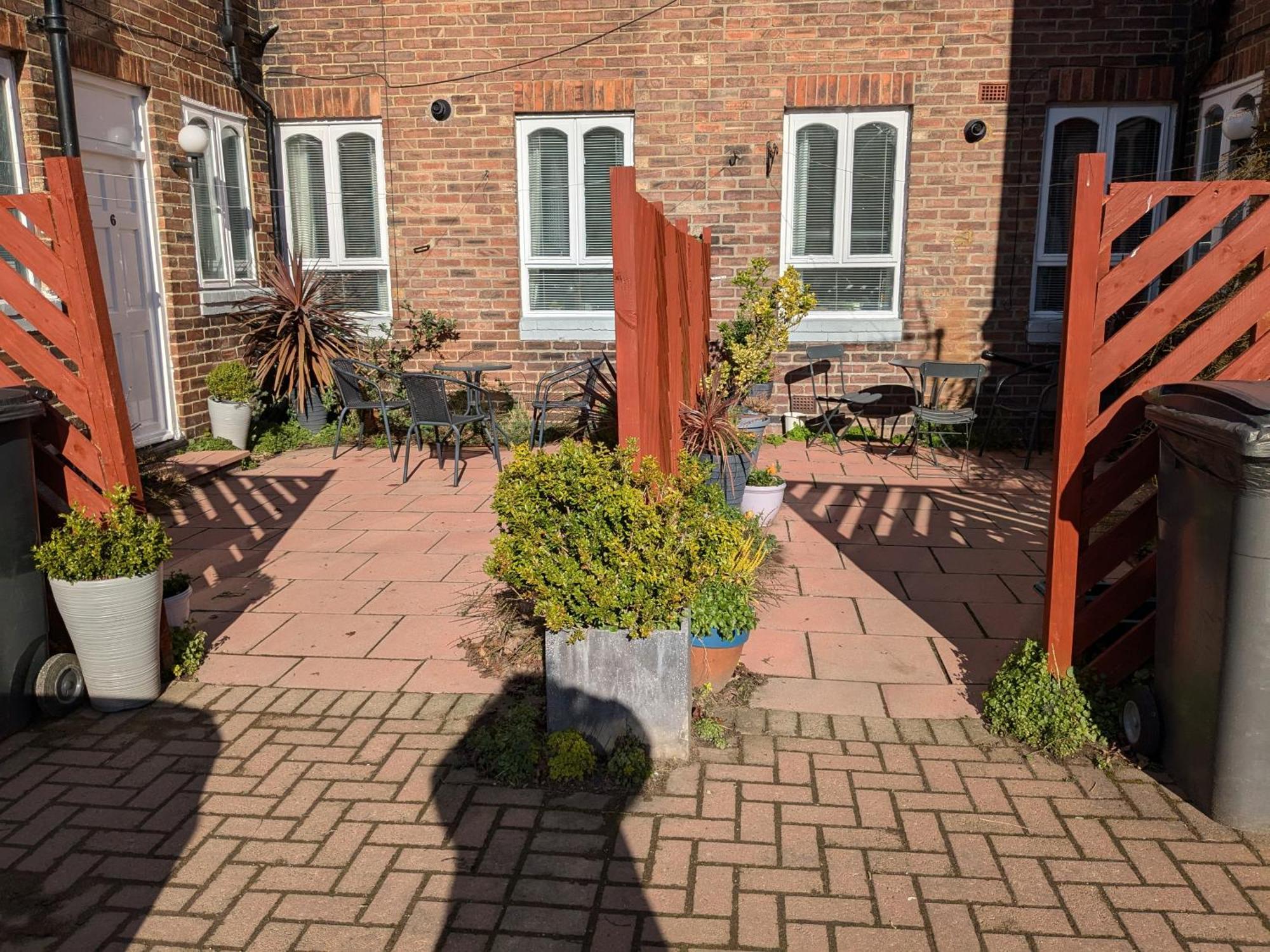 Apartment With Outside Patio And Car Space Durham Bagian luar foto